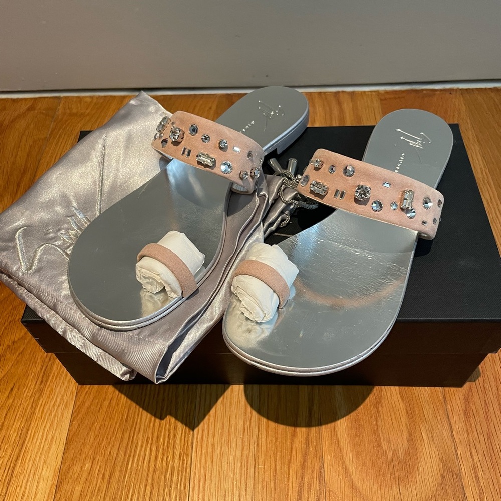 Giuseppe Zanotti pink suede crystal embellished thing sandals / slides Size 36.5